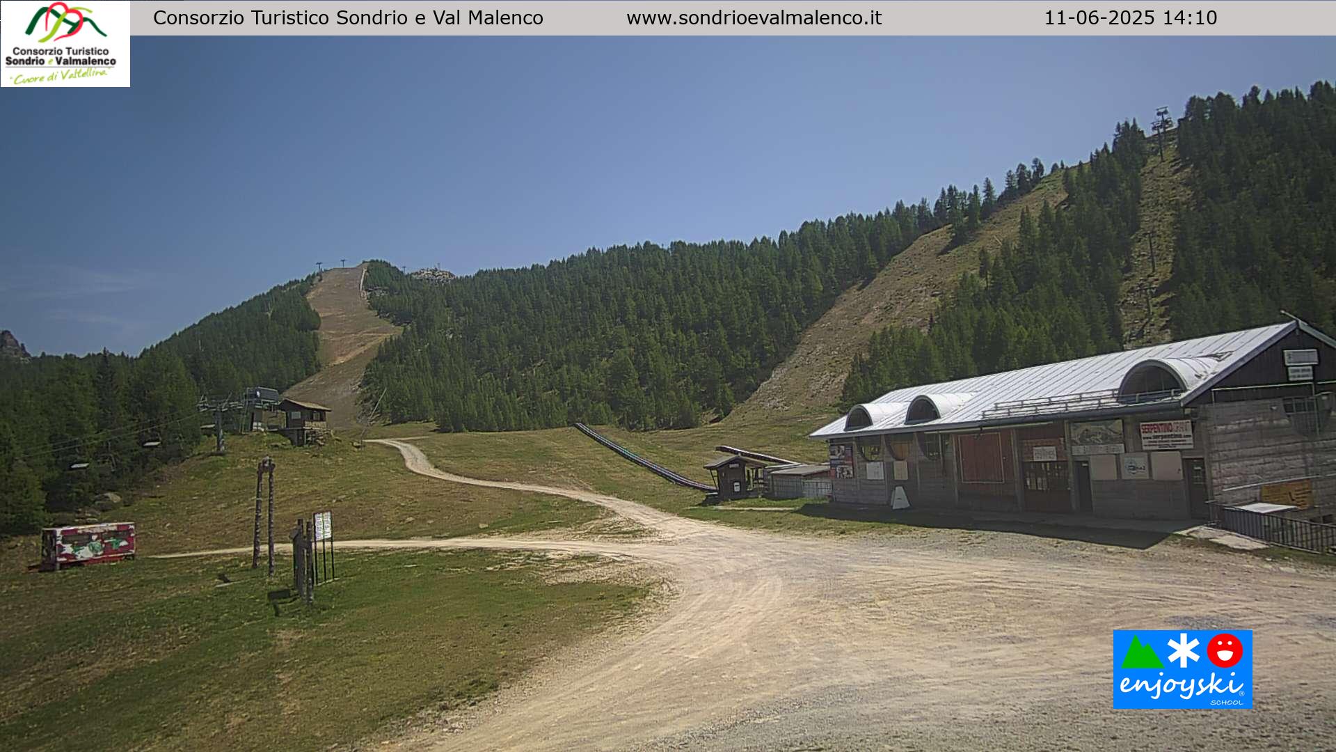 immagine della webcam nei dintorni di Chiuro: webcam Chiesa in Valmalenco
