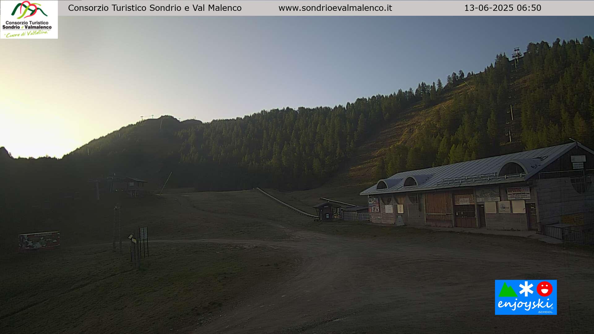 immagine della webcam nei dintorni di Sondrio: webcam Chiesa in Valmalenco