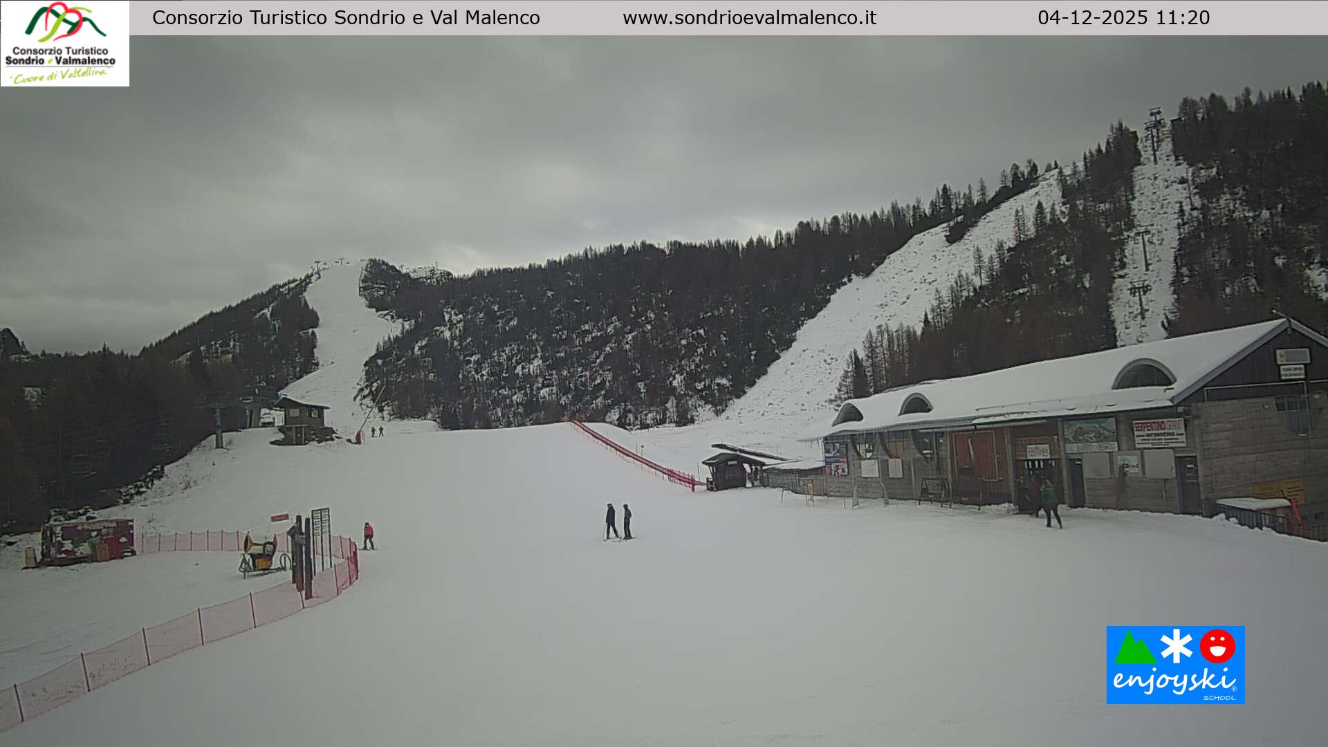 immagine della webcam nei dintorni di Valmasino: webcam Chiesa in Valmalenco