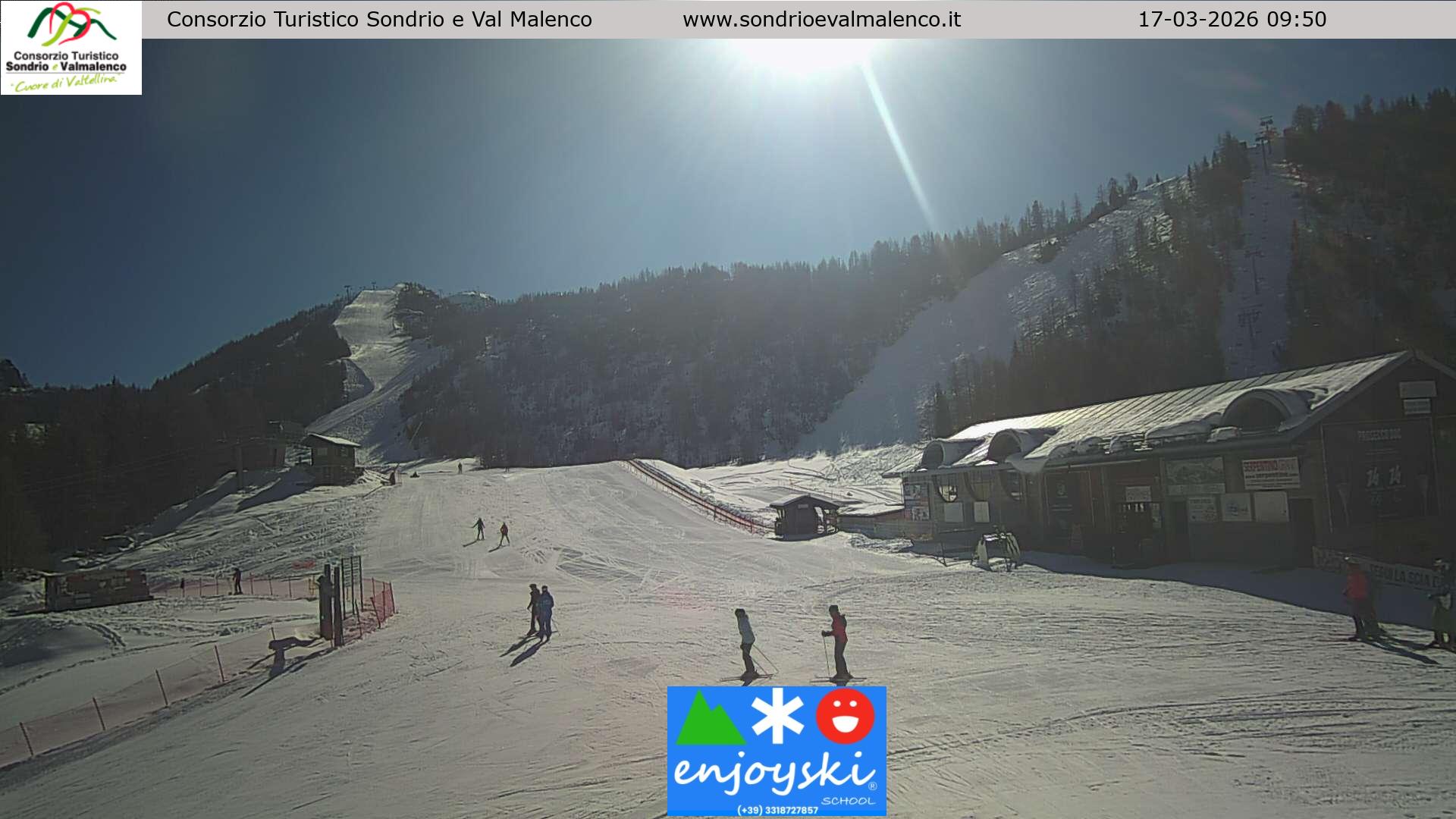 immagine della webcam nei dintorni di Pizzo Bernina: webcam Chiesa in Valmalenco