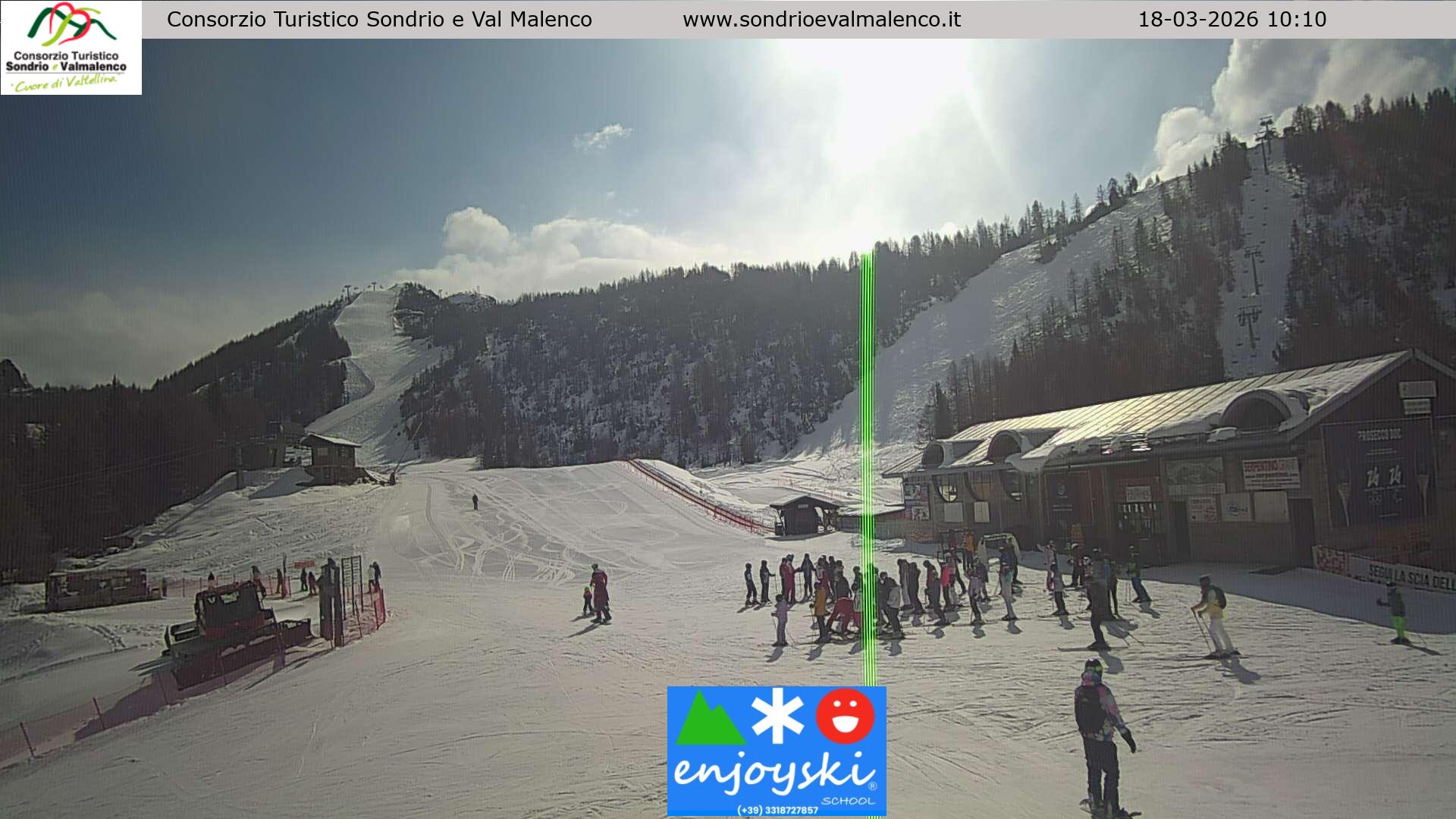 immagine della webcam nei dintorni di Carosello 3000: webcam Chiesa in Valmalenco