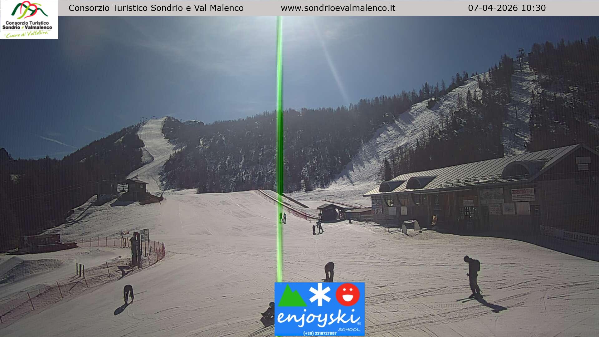 immagine della webcam nei dintorni di Forcola: webcam Chiesa in Valmalenco