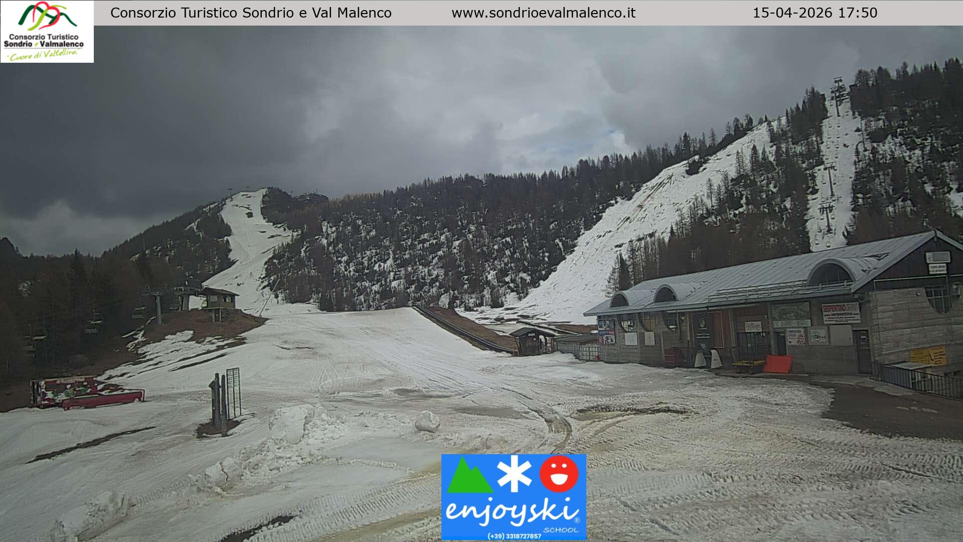 immagine della webcam nei dintorni di Montagna in Valtellina: webcam Chiesa in Valmalenco