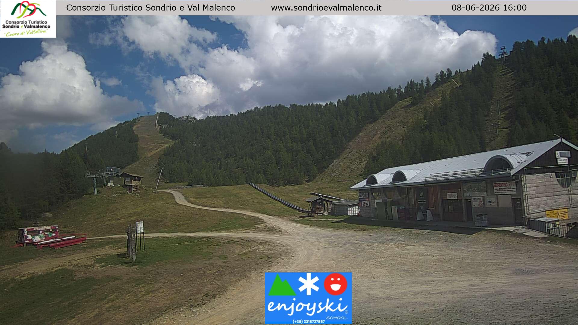 immagine della webcam nei dintorni di Tirano: webcam Chiesa in Valmalenco