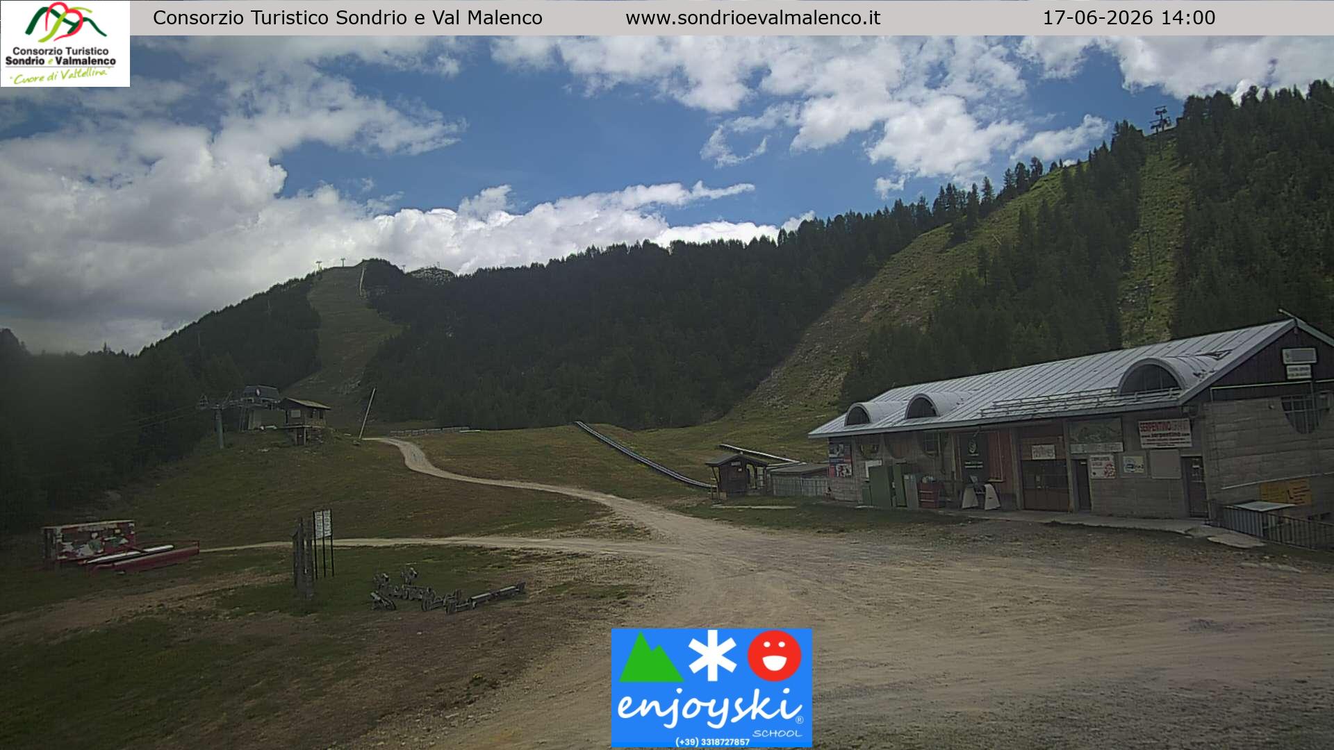 immagine della webcam nei dintorni di Sondrio: webcam Chiesa in Valmalenco