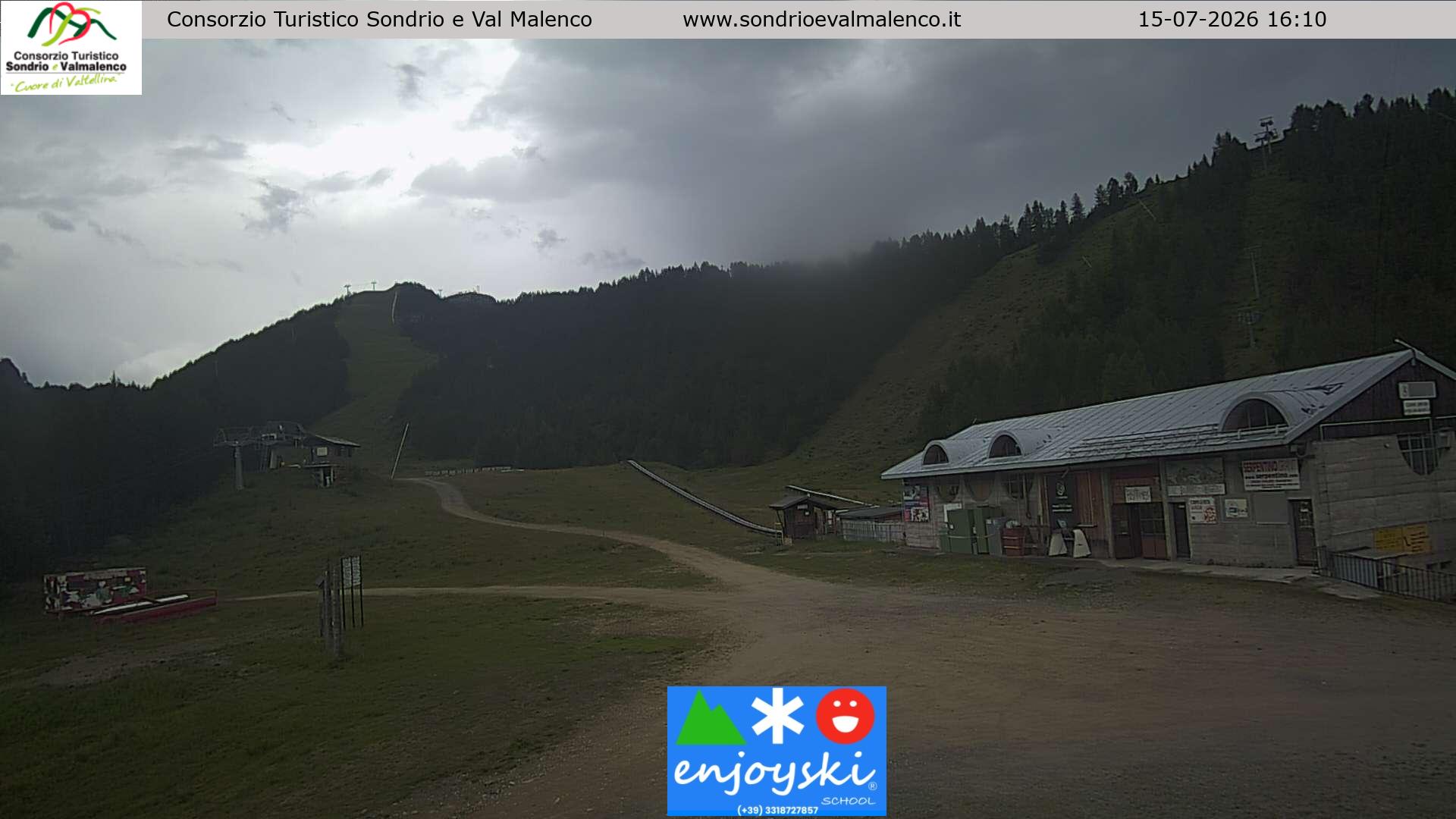 immagine della webcam nei dintorni di Pizzo Bernina: webcam Chiesa in Valmalenco