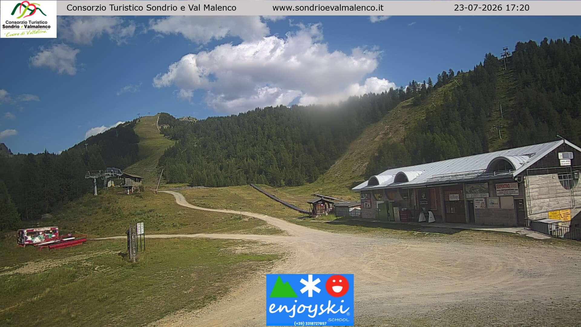 immagine della webcam nei dintorni di Tirano: webcam Chiesa in Valmalenco